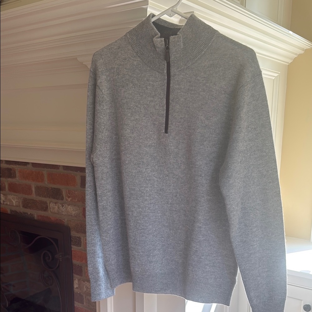 Cashmere Gray Zip Up Sweater with Classic Knit Design